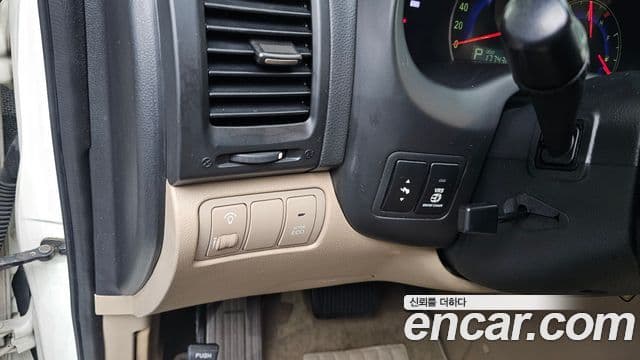 Kia Carnival R President, 2011 13