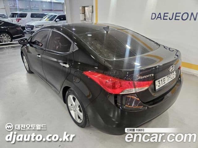 Hyundai Avante MD Premier, 2012 3