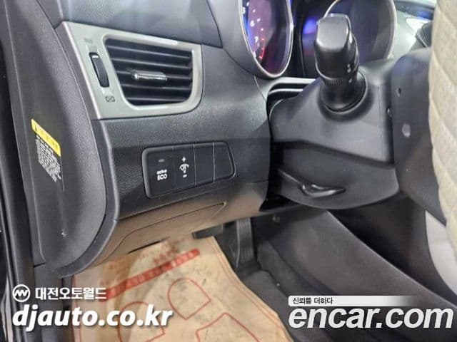 Hyundai Avante MD Premier, 2012 11