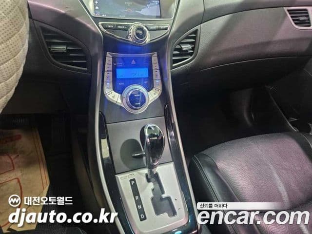 Hyundai Avante MD Premier, 2012 17