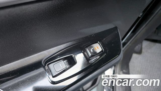 KG모빌리티(SsangYong) Torres Black Edition, 2024 19