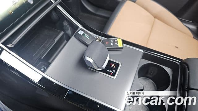 Land Rover Range Rover Velar 3.0 P400 Dynamic HSE, 2025 9