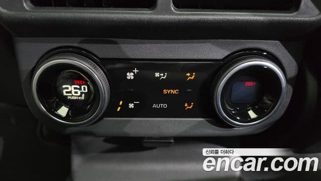 Land Rover Range Rover Velar 3.0 P400 Dynamic HSE, 2025 18