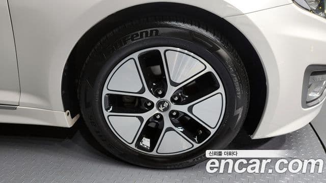 Kia K5 гибрид Noblesse, 2013 все фото