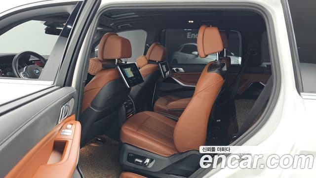 BMW X7 (G07) xDrive 40i M Sport 6인승, 2022 11