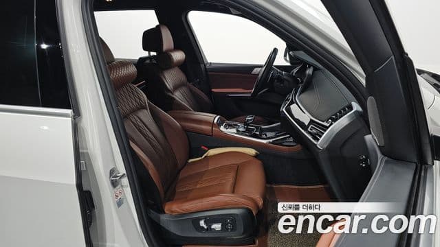 BMW X7 (G07) xDrive 40i M Sport 6인승, 2022 12