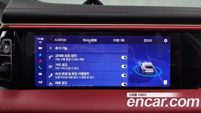 Porsche Macan EV 4S, 2025 16