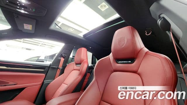 Porsche Macan EV 4S, 2025 19