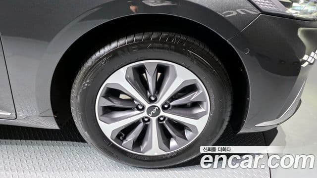 Kia K8 гибрид Noblesse, 2024 все фото