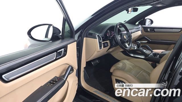 Porsche Cayenne (PO536) 4.0 турбо купе, 2020 12