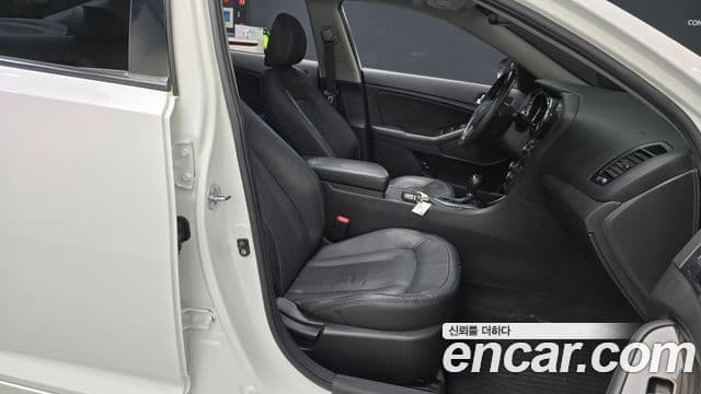 Kia K5 Prestige, 2011 10