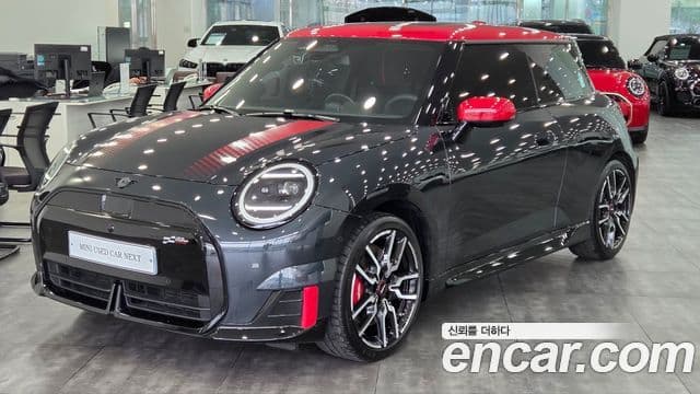 Mini Cooper Электрический (Electric) 4세대 JCW, 2025 1