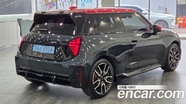 Mini Cooper Электрический (Electric) 4세대 JCW, 2025 2