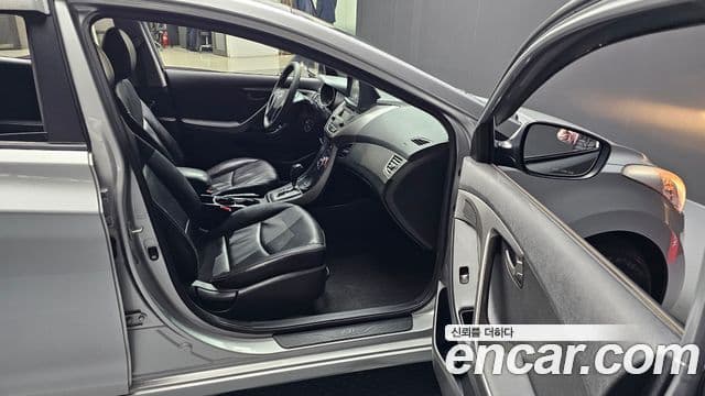 Hyundai Avante MD Style, 2014 10