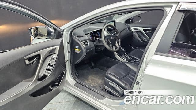 Hyundai Avante MD Style, 2014 11