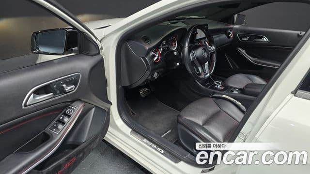 Mercedes-Benz A-класс W176 A45 AMG 4MATIC, 2015 11