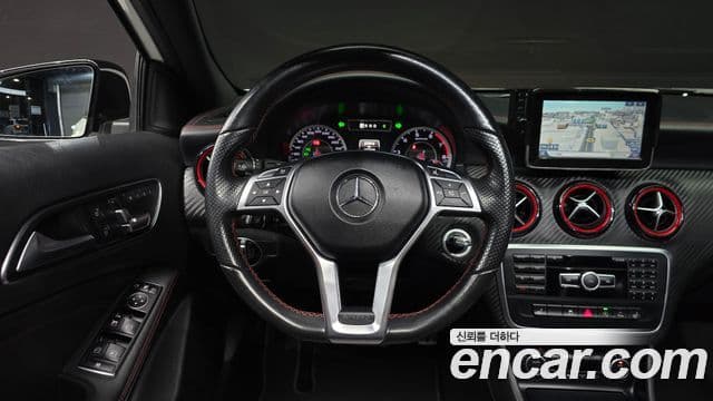 Mercedes-Benz A-класс W176 A45 AMG 4MATIC, 2015 13