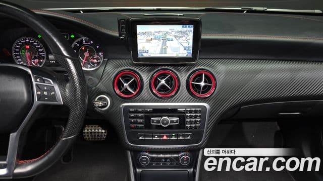 Mercedes-Benz A-класс W176 A45 AMG 4MATIC, 2015 15