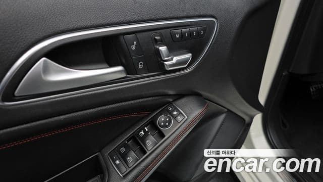 Mercedes-Benz A-класс W176 A45 AMG 4MATIC, 2015 17