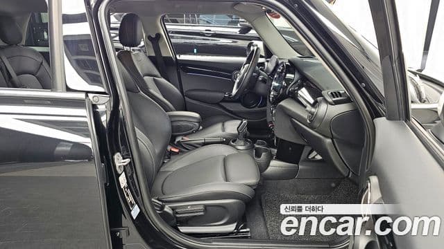 Mini Cooper 3세대, 2023 11