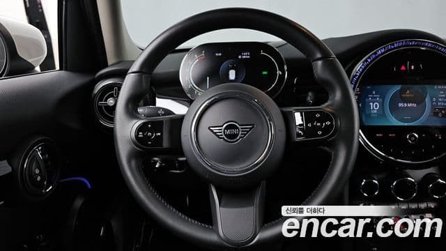 Mini Cooper 3세대, 2023 13