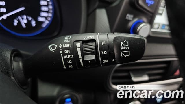 Hyundai Kona Modern Art, 2019 17