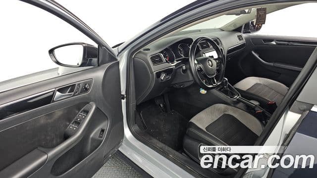Volkswagen New Jetta 6세대, 2015 11