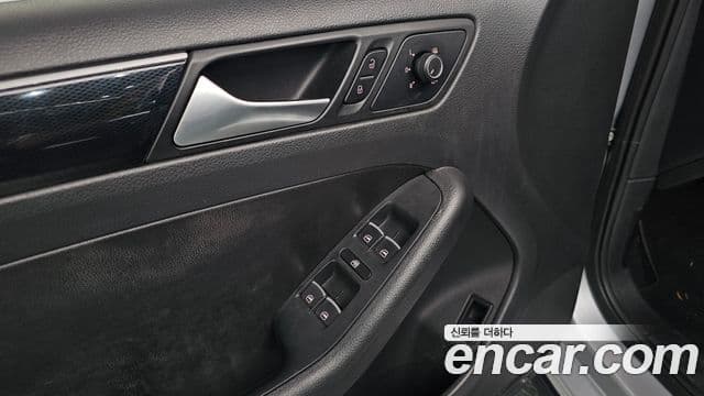 Volkswagen New Jetta 6세대, 2015 17