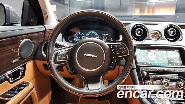 Jaguar All New XJ X351, 2019 13