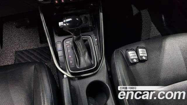 Kia All New Carens 1.7 VGT Trendy, 2016 9