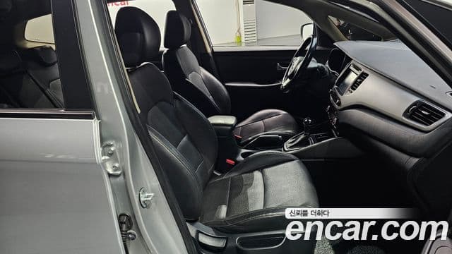 Kia All New Carens 1.7 VGT Trendy, 2016 10