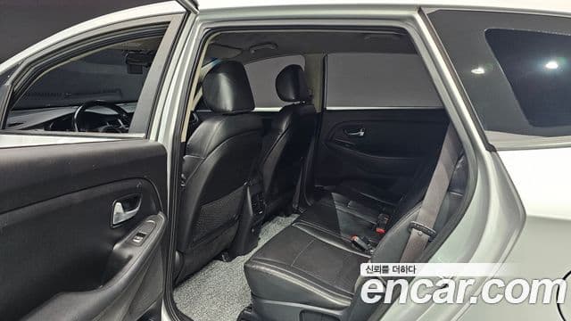 Kia All New Carens 1.7 VGT Trendy, 2016 12