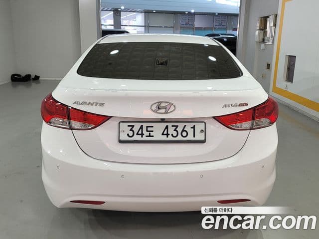 Hyundai Avante MD Premier, 2012 3