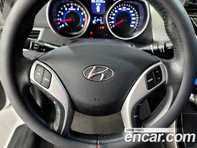 Hyundai Avante MD Premier, 2012 11