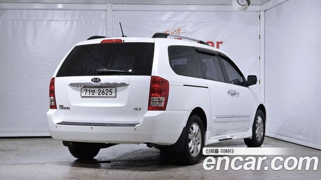 Kia Carnival R Premium, 2012 2