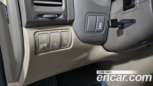 Kia Carnival R Premium, 2012 14