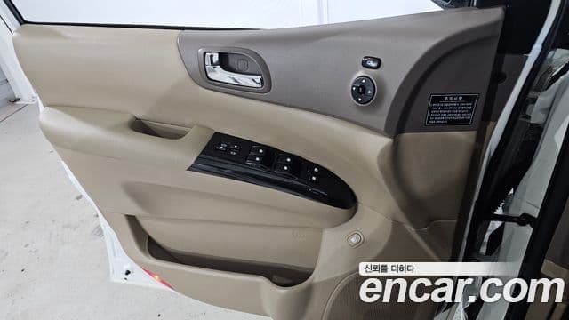 Kia Carnival R Premium, 2012 15