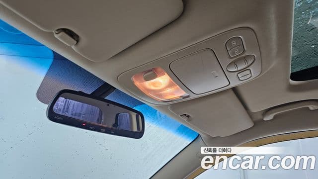 Kia Carnival R Premium, 2012 16