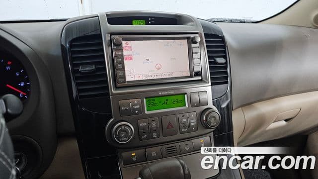 Kia Carnival R Premium, 2012 17