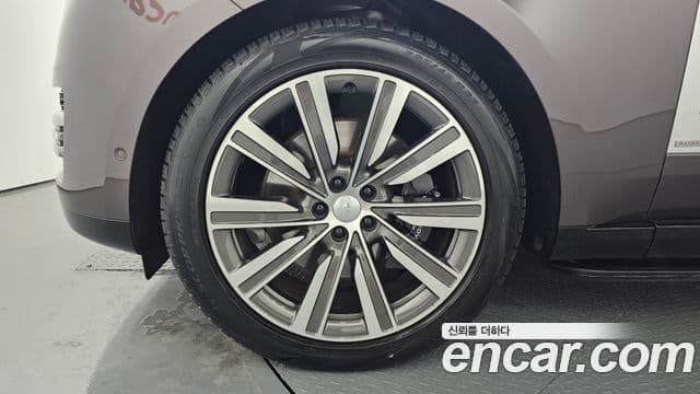 Land Rover Range Rover 5세대 P550E AB, 2024 9