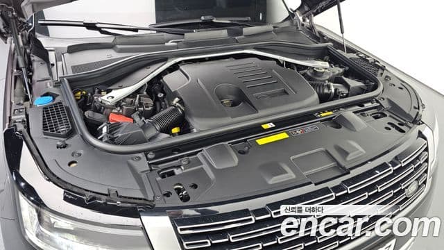 Land Rover Range Rover 5세대 P550E AB, 2024 10