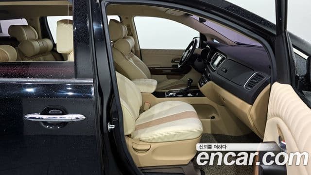 Kia All New Carnival Prestige, 2016 11