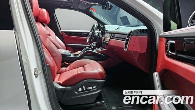 Porsche Cayenne (PO536) 3.0 E-гибрид, 2021 10