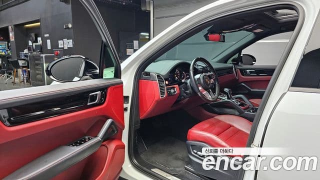 Porsche Cayenne (PO536) 3.0 E-гибрид, 2021 11