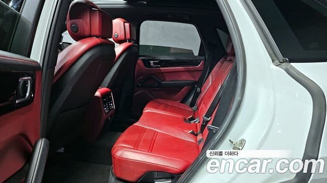 Porsche Cayenne (PO536) 3.0 E-гибрид, 2021 12