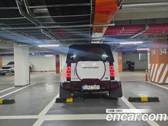 Land Rover Defender (L663) 110 D300 HSE, 2023 11