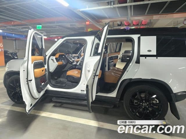 Land Rover Defender (L663) 110 D300 HSE, 2023 12