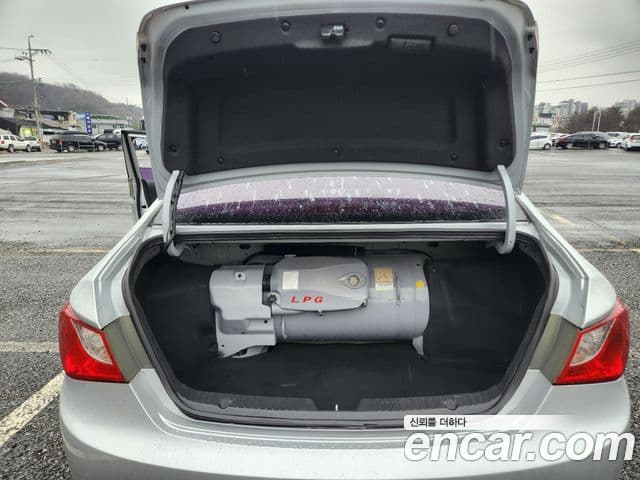 Hyundai YF Sonata Premier, 2010 6