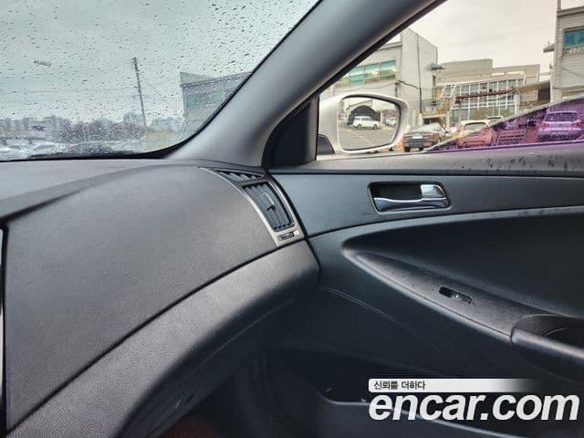 Hyundai YF Sonata Premier, 2010 12