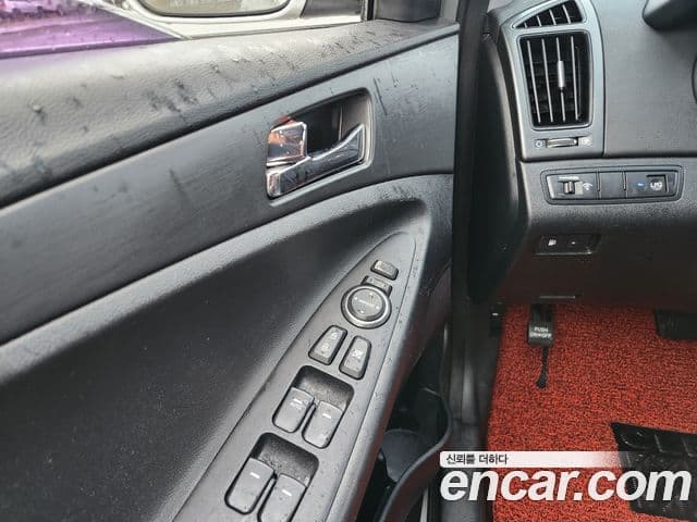 Hyundai YF Sonata Premier, 2010 15